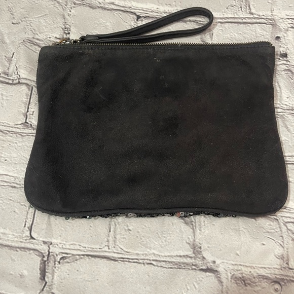 EXPRESS Black & Silver Sequin‎ Clutch Wristlet Pre-Owned - Picture 4 of 7